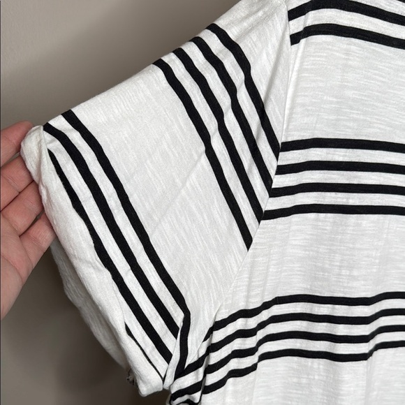 St. John's Bay Black and White Striped Women's Top size 3X - Picture 3 of 4